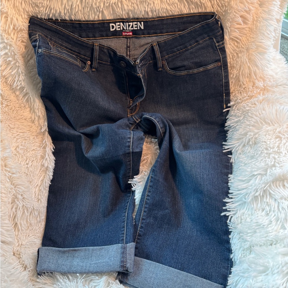 Denizen Women's Blue Jeans - Capris